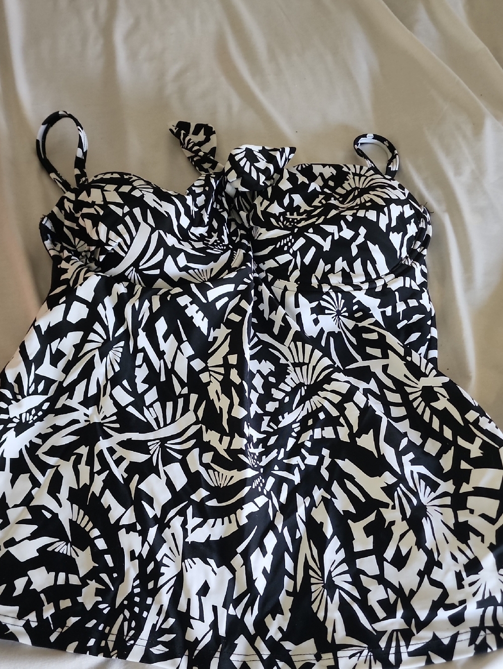 croft & barrow Black and White Patterned Swim Top